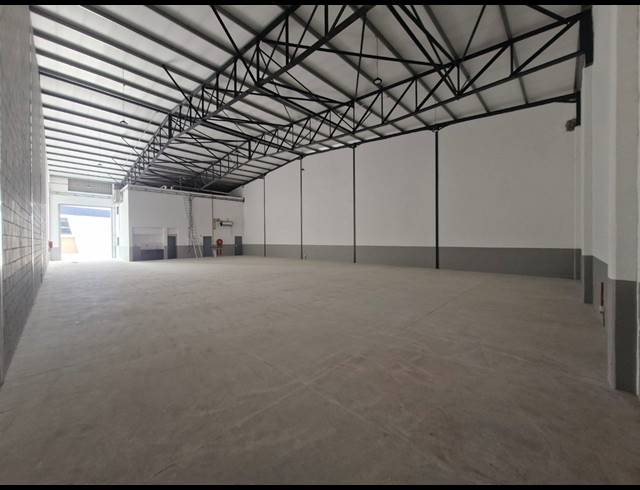 565M² WAREHOUSE TO LET IN STIKLAND INDUSTRIAL